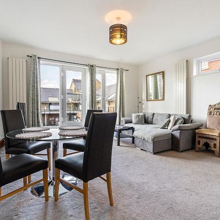 Modern 2 Bedroom Apartment In Mitcham, London Екстер'єр фото