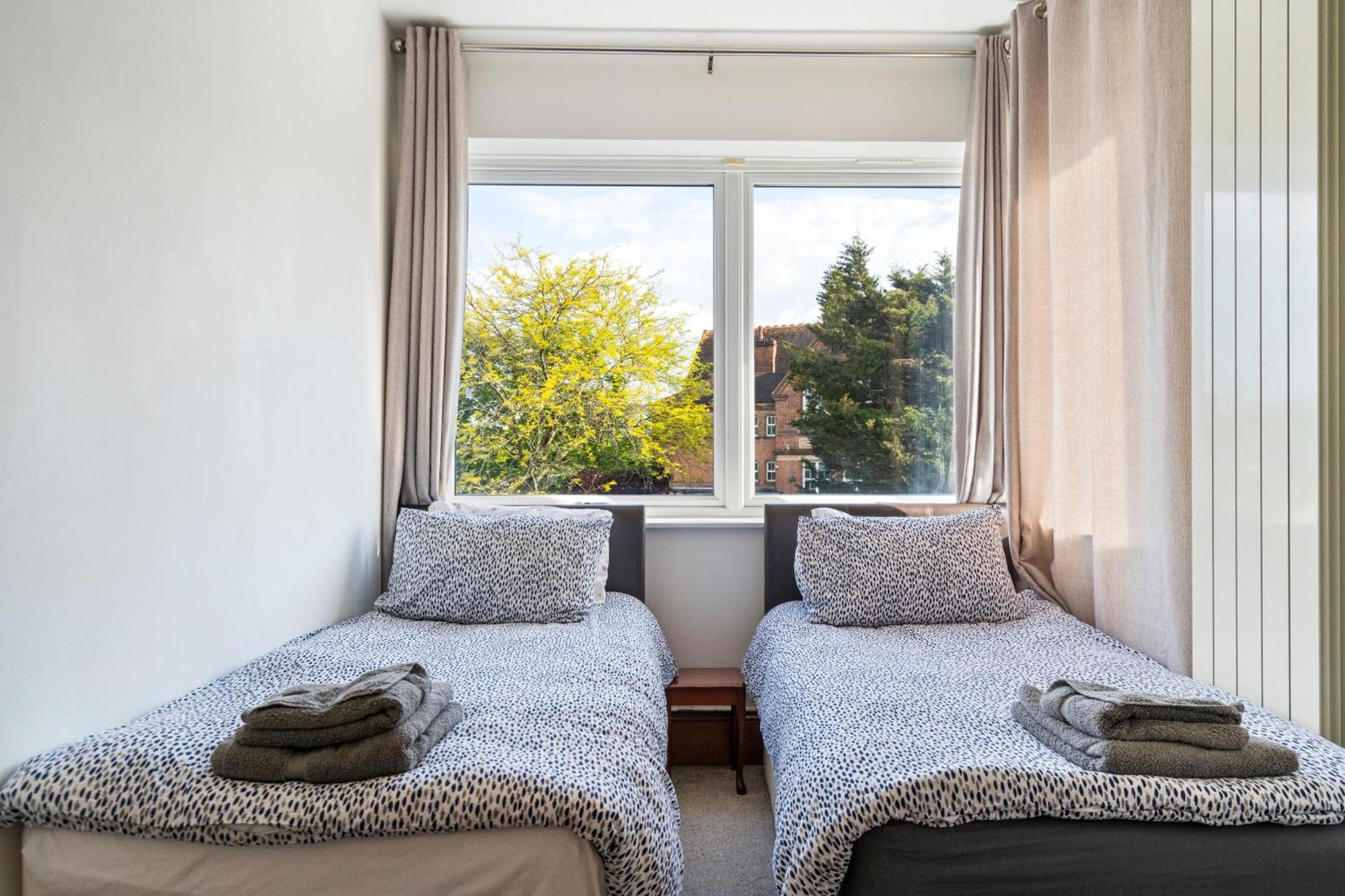 Modern 2 Bedroom Apartment In Mitcham, London Екстер'єр фото