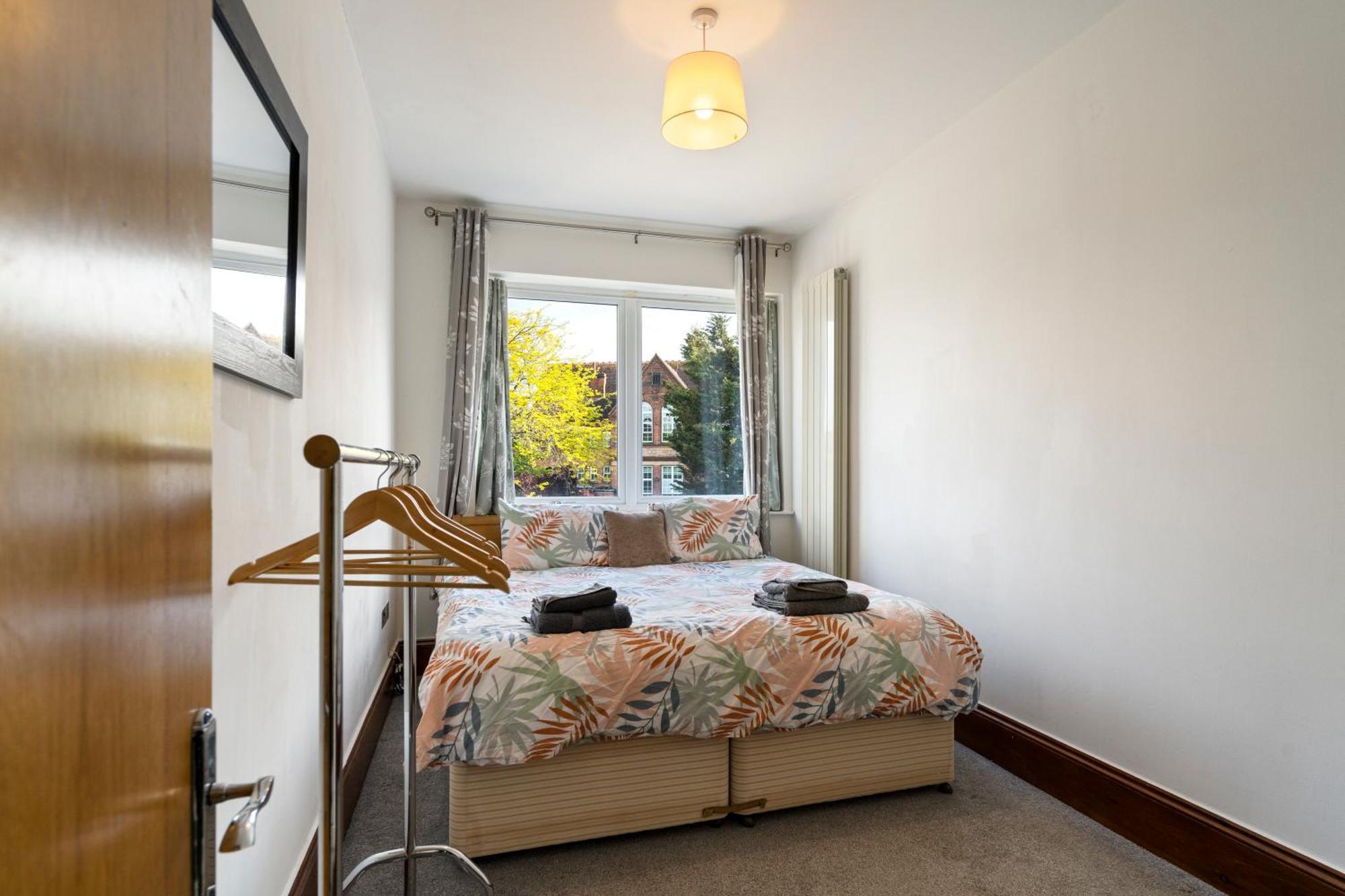 Modern 2 Bedroom Apartment In Mitcham, London Екстер'єр фото